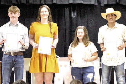 MASONIC FRATERNITY OF OKLAHOMA SENIOR 2024-2025 LOCAL ESSAY CONTEST WINNERS Pictured above are: Caleb Rockey, Anderson Winningham, Olivia Anderson, Jace Dickey - Not Pictured Andrew Burke)