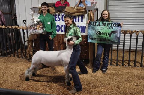 Hughes County Livestock Show and Premium Sale Winners