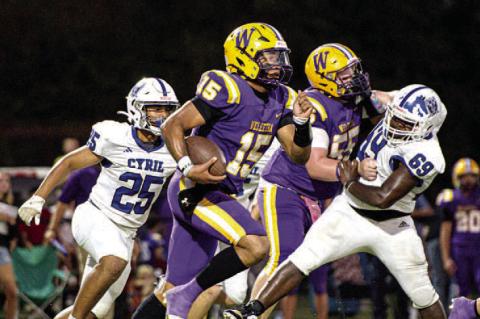 Isaiah Drake with the quarterback keeper. Drake had 5 touchdowns on the night.