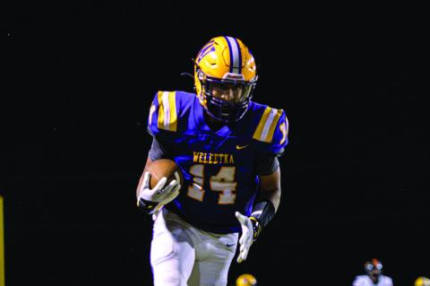 Weleetka Outlaws Crush Keota 66-14, Remain Undefeated