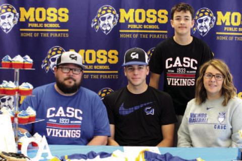 Moss Student Athletes Sign with Colleges