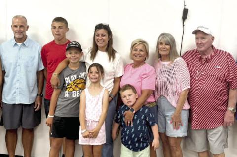 NINA DEAN BAXTER FAMILY — (left to right) Bindie Ragsdale, Coby Ragsdale, Kaylie Ragsdale, Keith Baxter, Rhett Cheek, Ryker Cheek, Ashley Cheek, Renlie Cheek, Doreen Baxter, Kota Ragsdale, Paula Blevins, Gary Blevins, Walt Jeffrey.