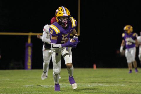 Colt Richards moves the ball upfield.