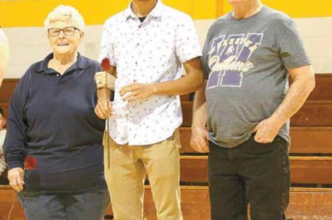 Weleetka Seniors Honored