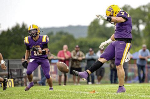Keaton Farrow kicks off for the Outlaws
