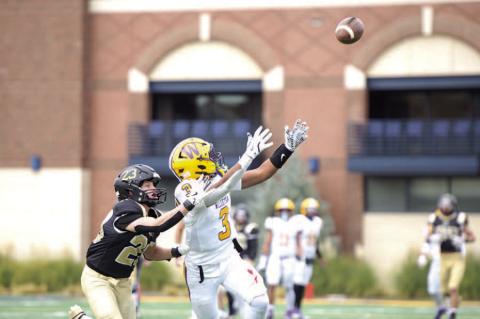 Freshman Jakory Bagby stretches for the catch!