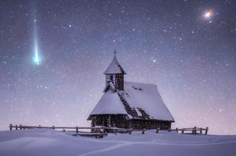 Nebulous Milky Way Portraits in Wonder-Filled Winter Landscapes Captured by Astrophotographer in Slovenia