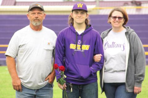 Weleetka Seniors honored